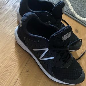 Sz 7 youth big kids New Balance shoes